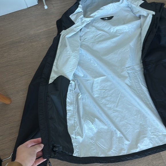The North Face The dryvent rain jacket / windbreaker - Men’s Medium - Black - Picture 7 of 11